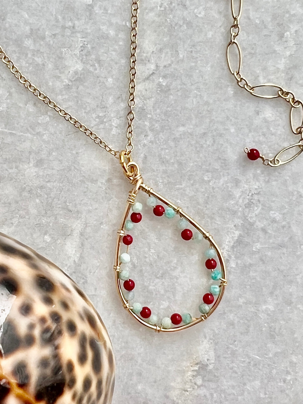 Teardrop Frame Necklace
