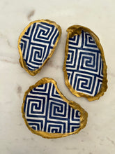 Greek Key Oyster