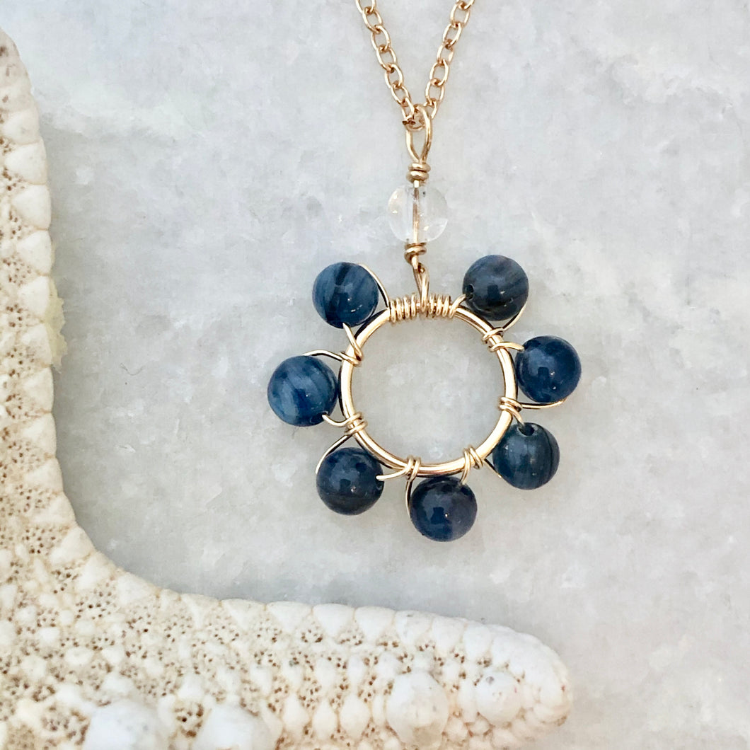 Bloomin' Circle Necklace ~ small
