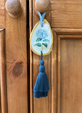 Flower Tassel Oyster Ornament