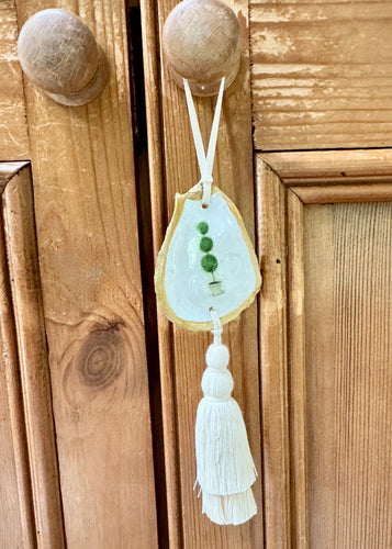 Topiary Tassel Oyster Ornaments