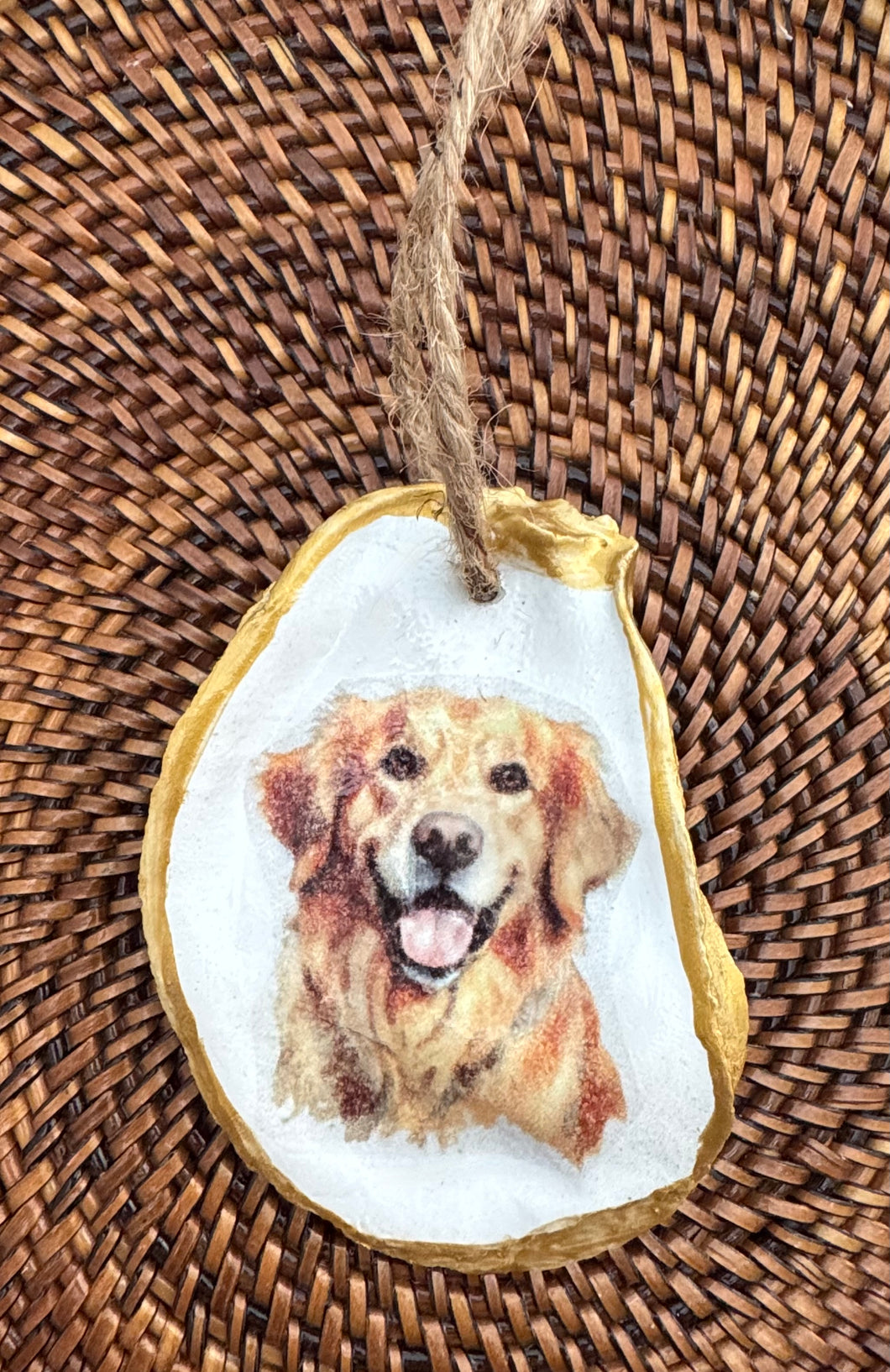 Golden Retriever Oyster Ornament