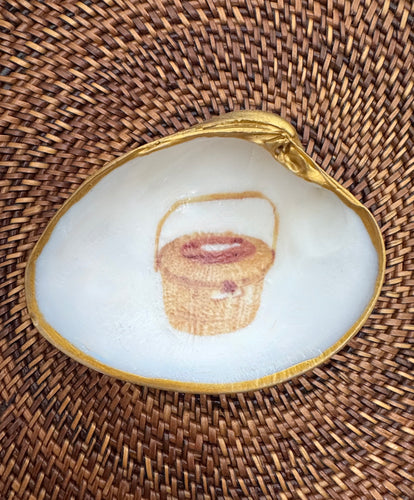 Nantucket Basket Clamshell Dish