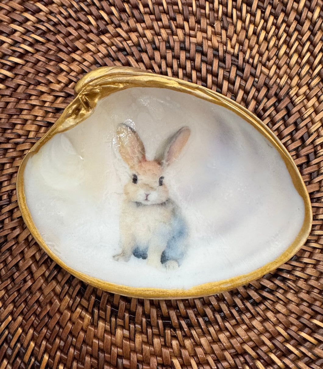 Bunny Clamshell Dish