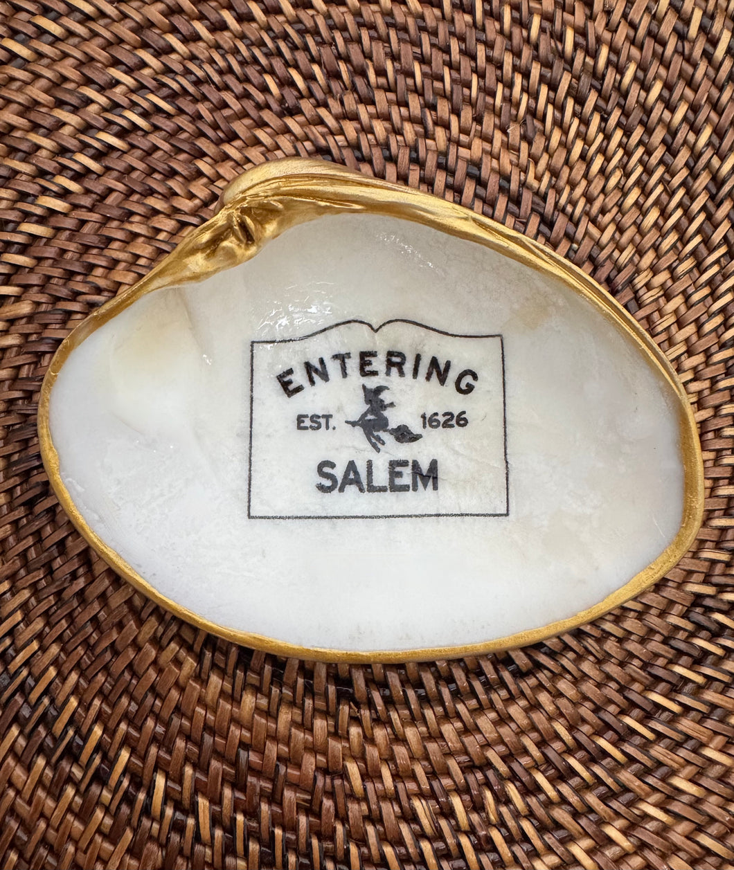 Entering Salem Clamshell