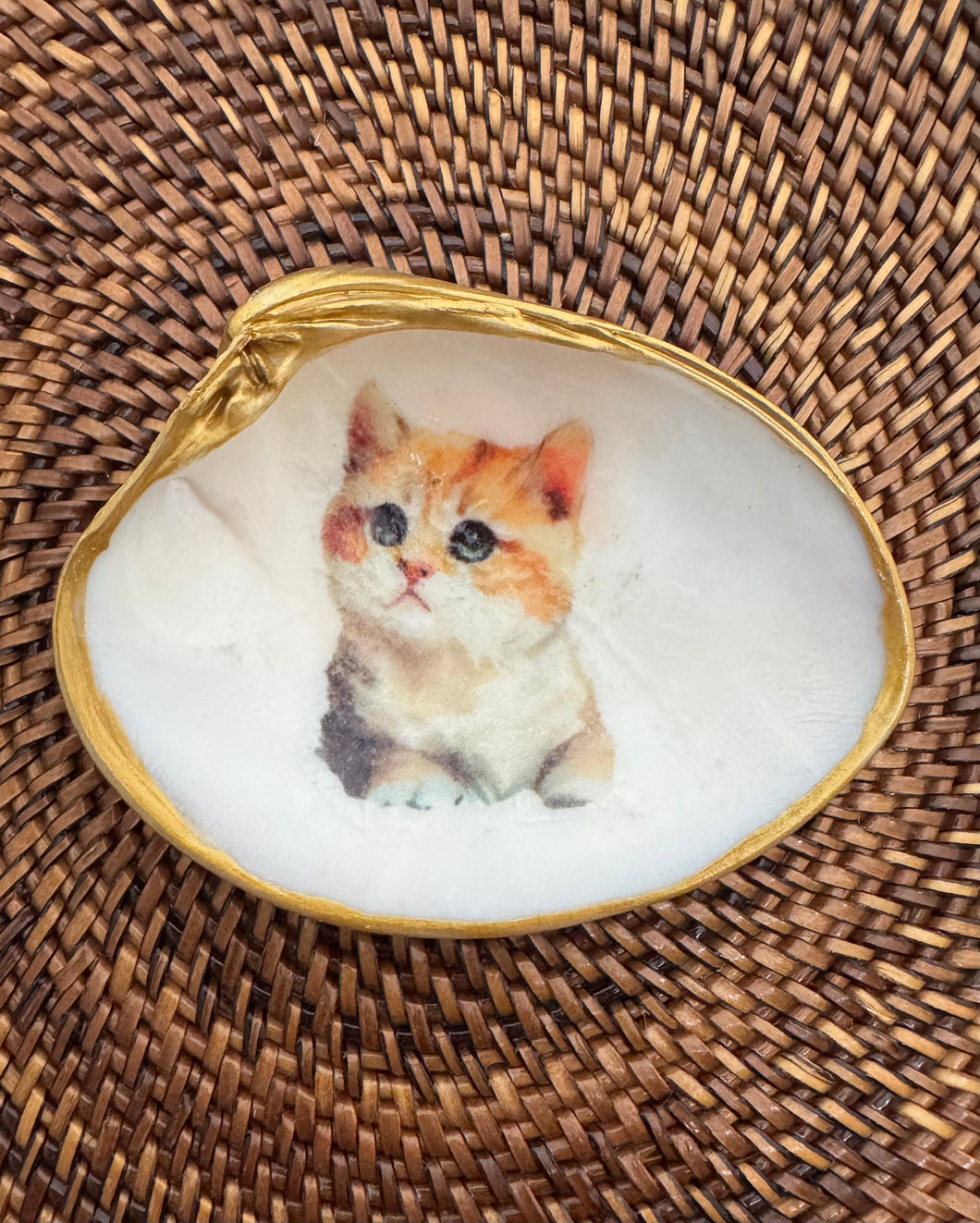 Cat Clamshell Dish