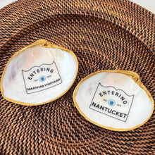 'Entering' Town Sign Clamshells