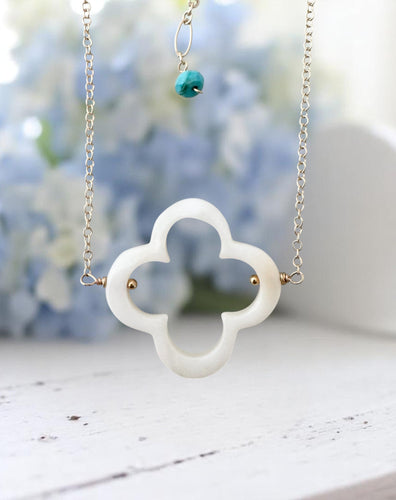 Clover Frame Necklace