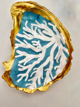 Blue & White Coral Reef Oyster