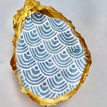 Light Blue Scalloped Oyster